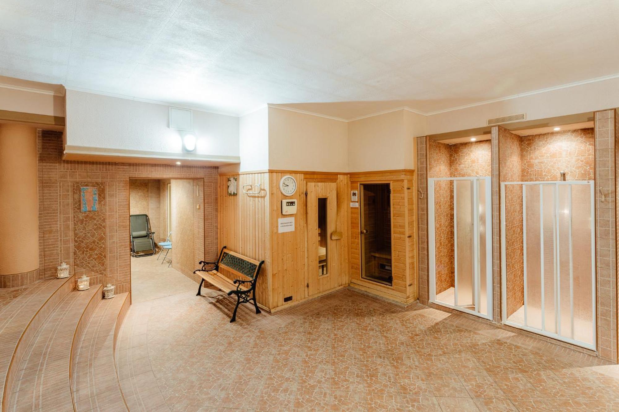 Hotel Sachticka Banska Bystrica Luaran gambar