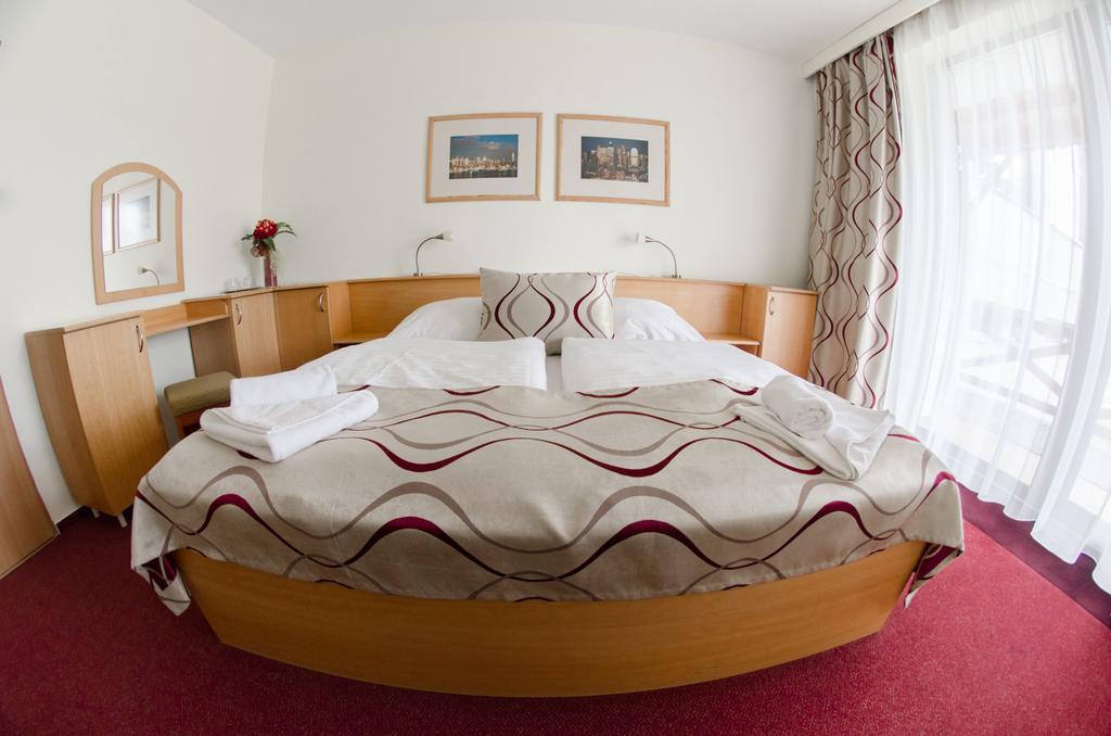 Hotel Sachticka Banska Bystrica Luaran gambar